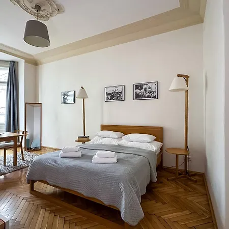 The Place In - Old Town Apartamento