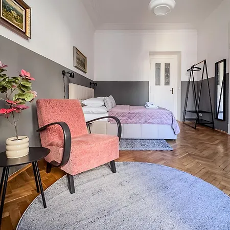 The Place In - Old Town Apartamento *