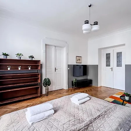 The Place In - Old Town Apartamento