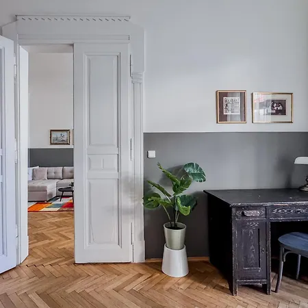 The Place In - Old Town Apartamento *